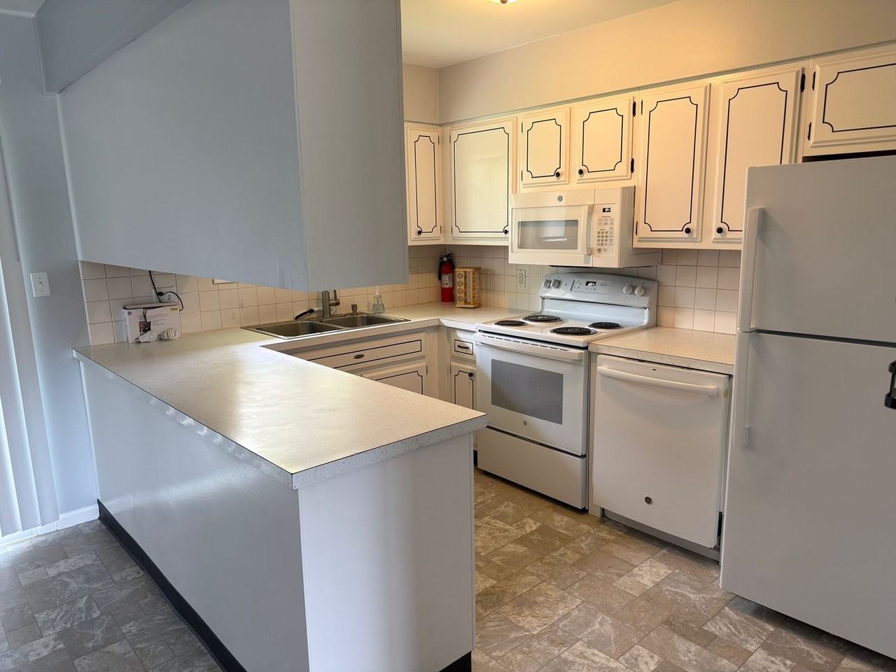 500 Highpoint Rd - Photo 4 of 15