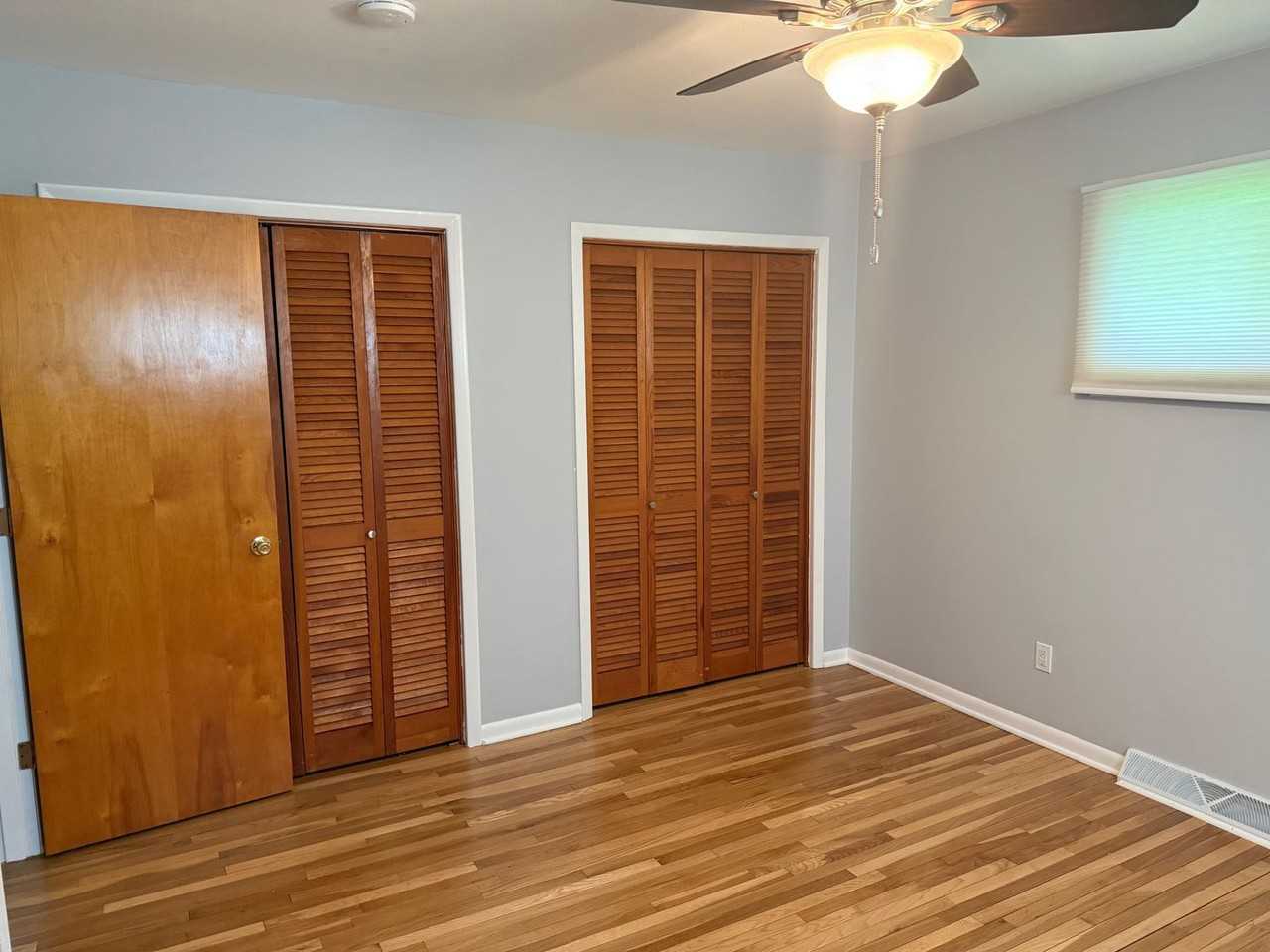 500 Highpoint Rd - Photo 7 of 15