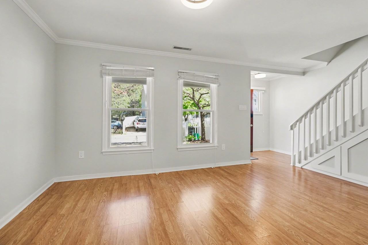 12319 Sir James Ct - Photo 3 of 24