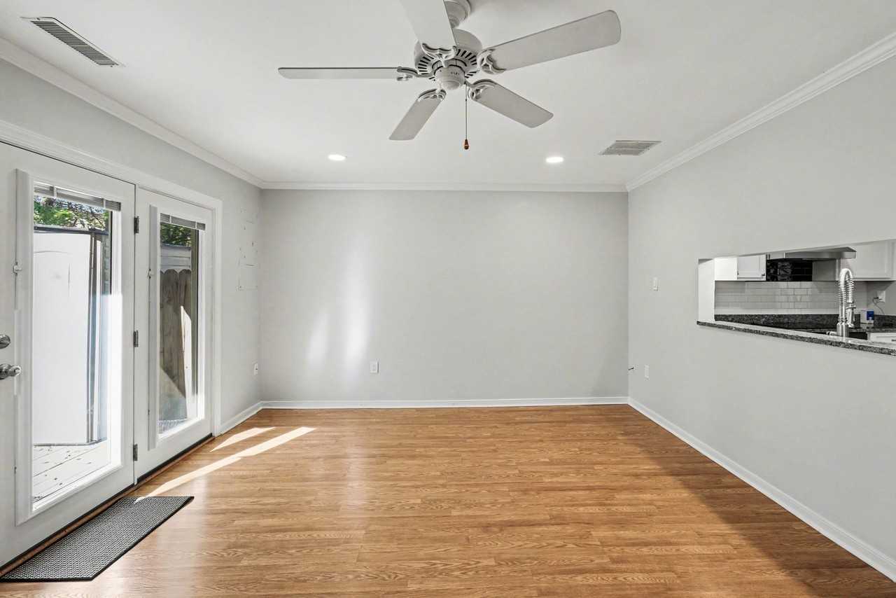 12319 Sir James Ct - Photo 4 of 24