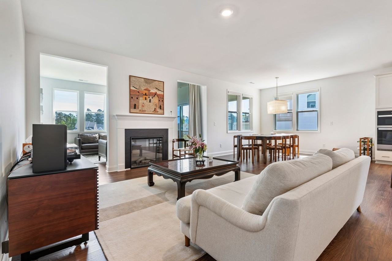 1017 Prominence Dr - Photo 7 of 21