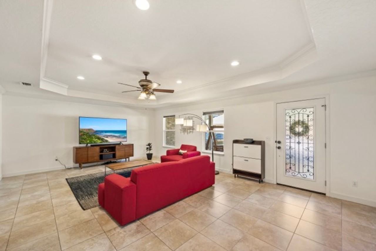 701 Hart St - Photo 6 of 34