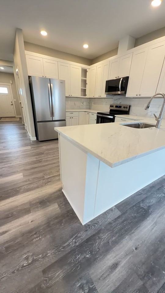 358 Seven Oaks Ln - Photo 3 of 46