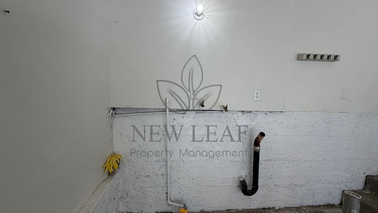 2341 2341 + 2361 Maryhelen St. - Photo 3 of 26