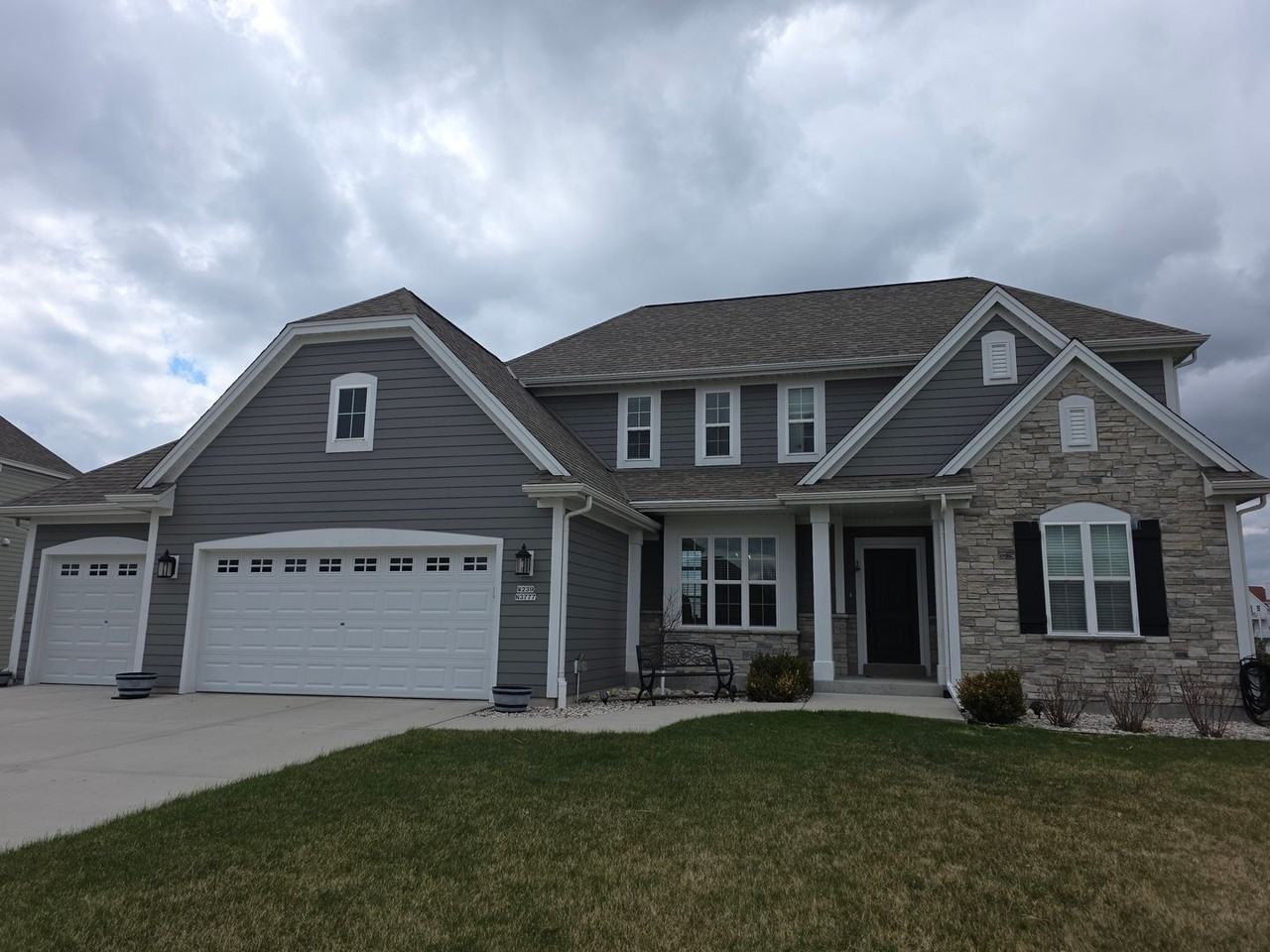 W239N3777 River Birch Ct - Photo 2 of 46