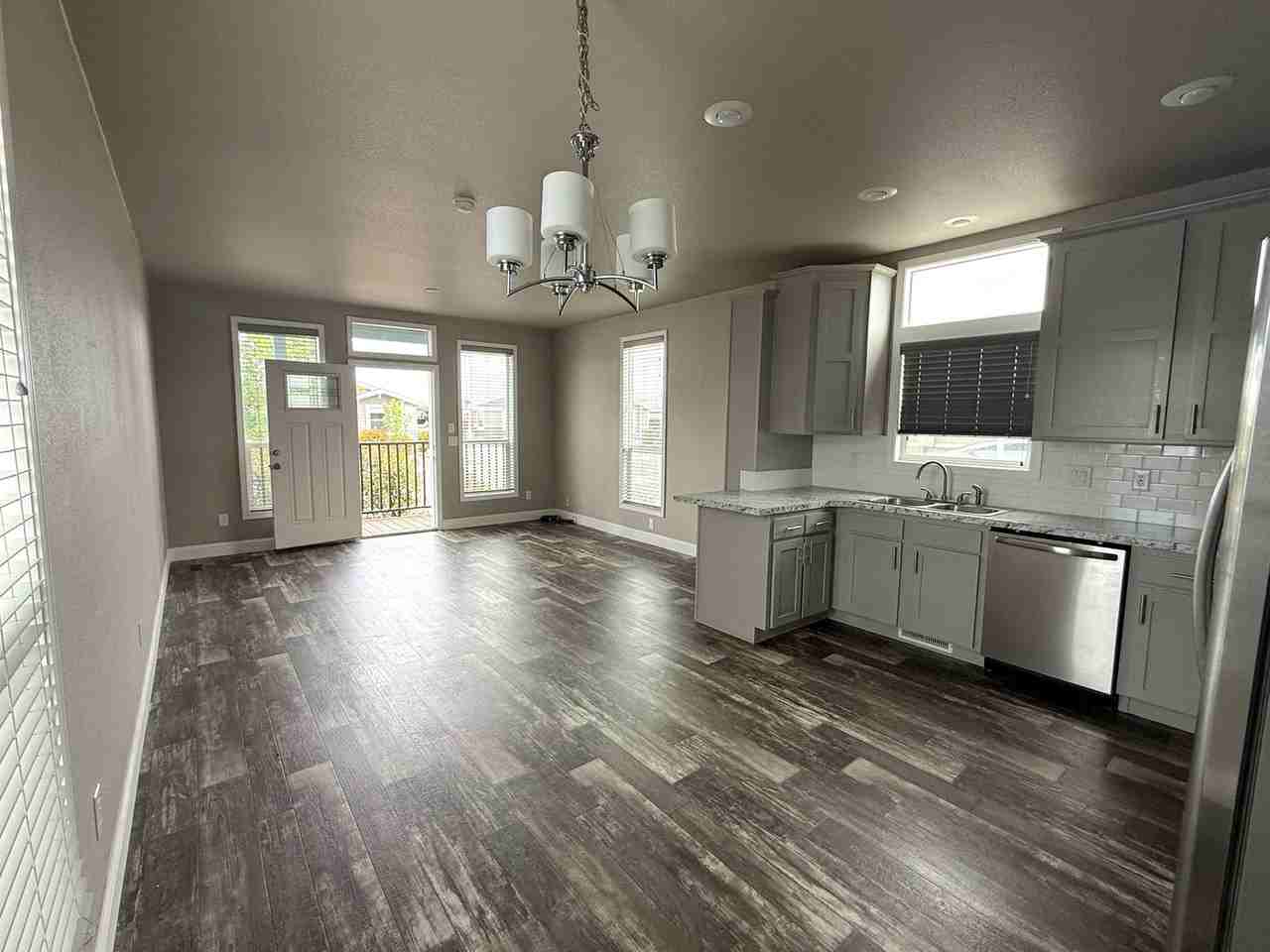 1067 1067 W Thornton Road - Photo 2 of 22