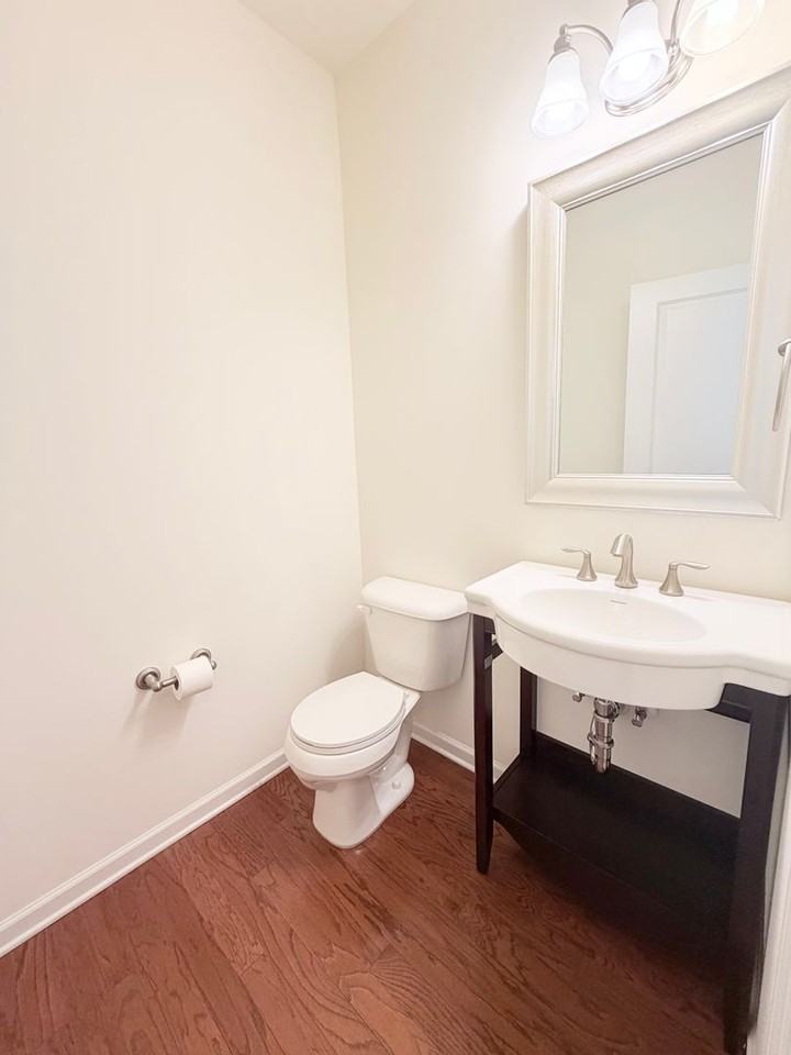 705 Treviso Ln - Photo 4 of 33