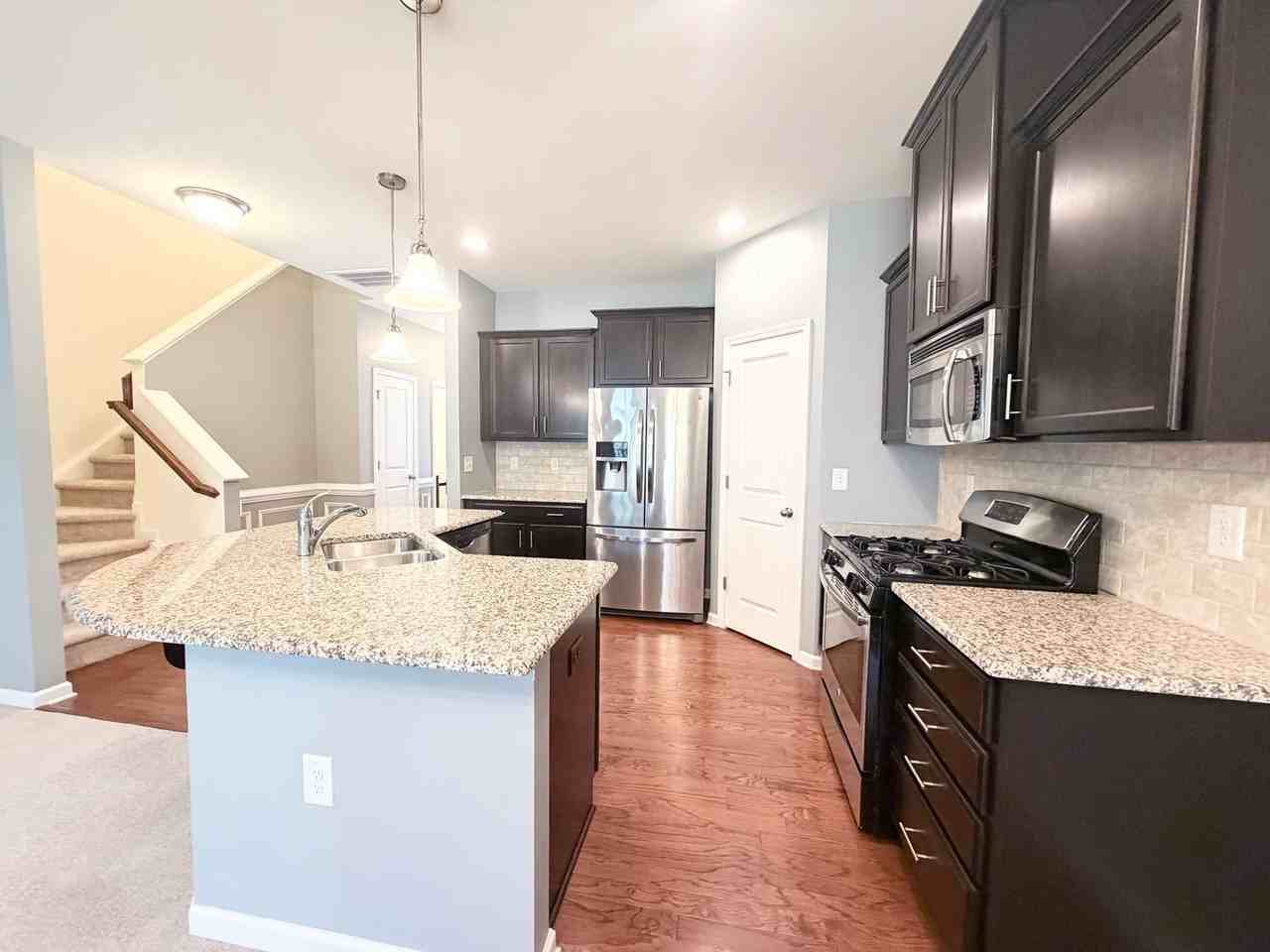 705 Treviso Ln - Photo 6 of 33