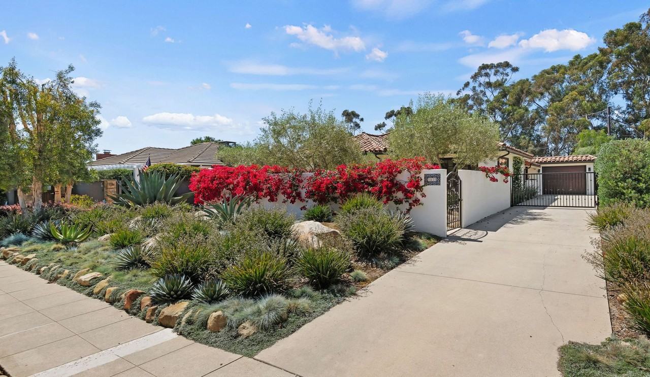 3035 Samarkand Dr - Photo 2 of 37