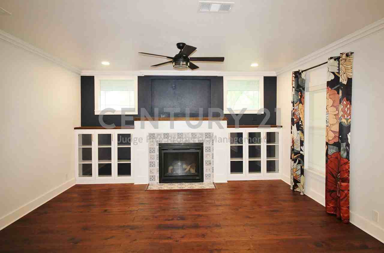 806 Bryson St - Photo 3 of 22