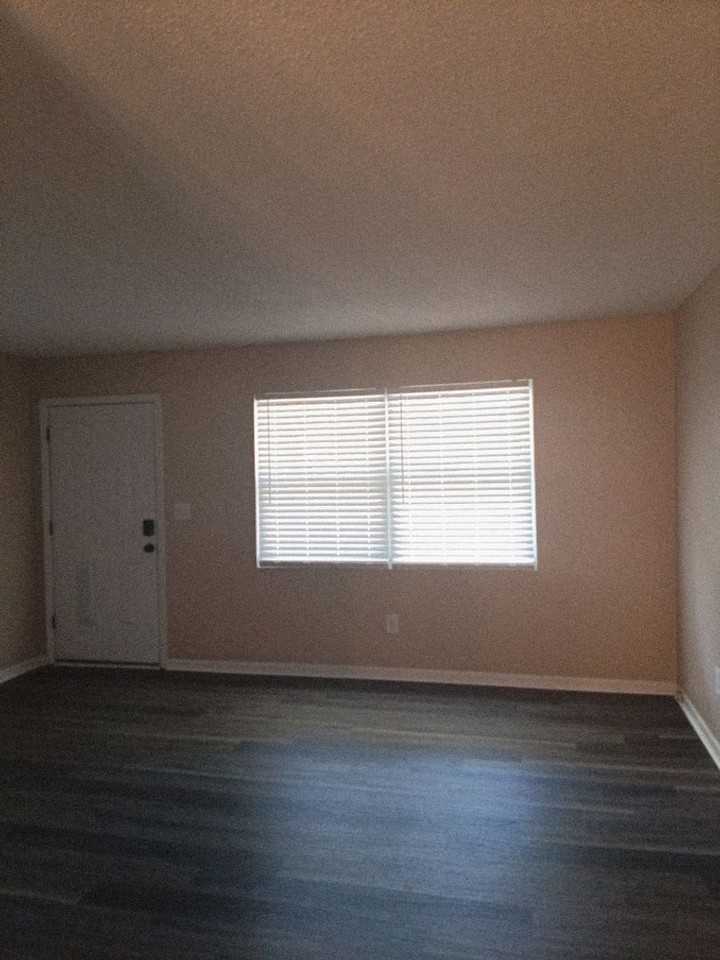 3412 Kensington Dr S - Photo 3 of 8