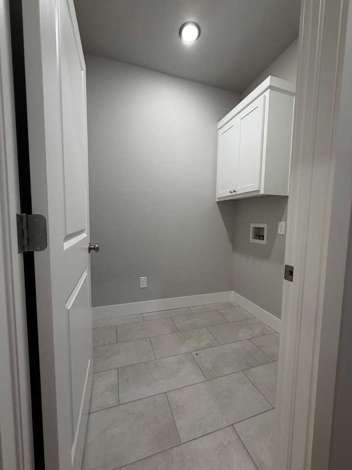 1002 Seaborn Way - Photo 6 of 17