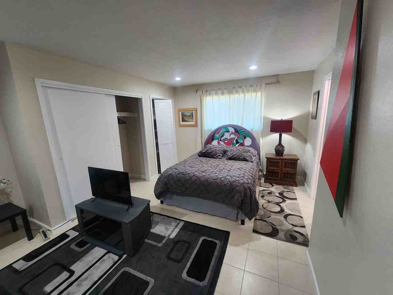 8801 Natalie Ave Ne - Photo 3 of 11