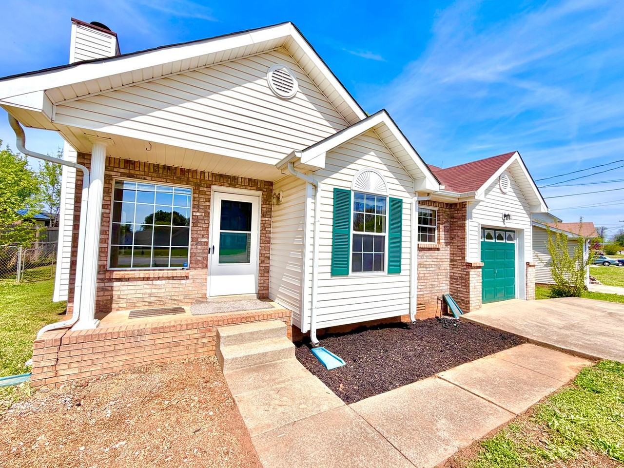 1215 Marla Dr - Photo 3 of 39