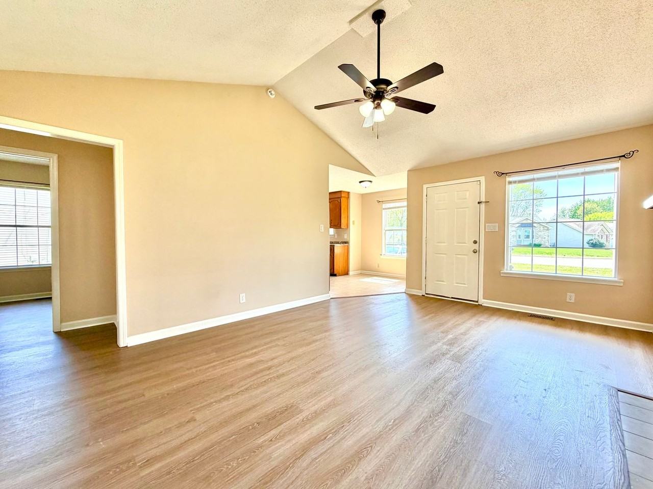 1215 Marla Dr - Photo 6 of 39