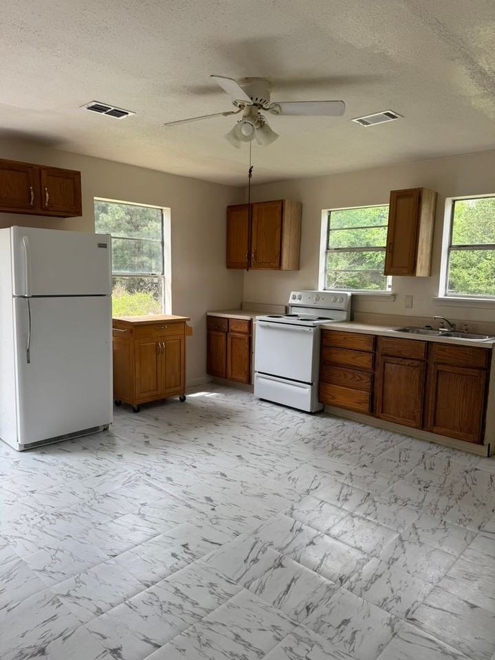 9917 Jacksonville Cato Rd - Photo 2 of 7