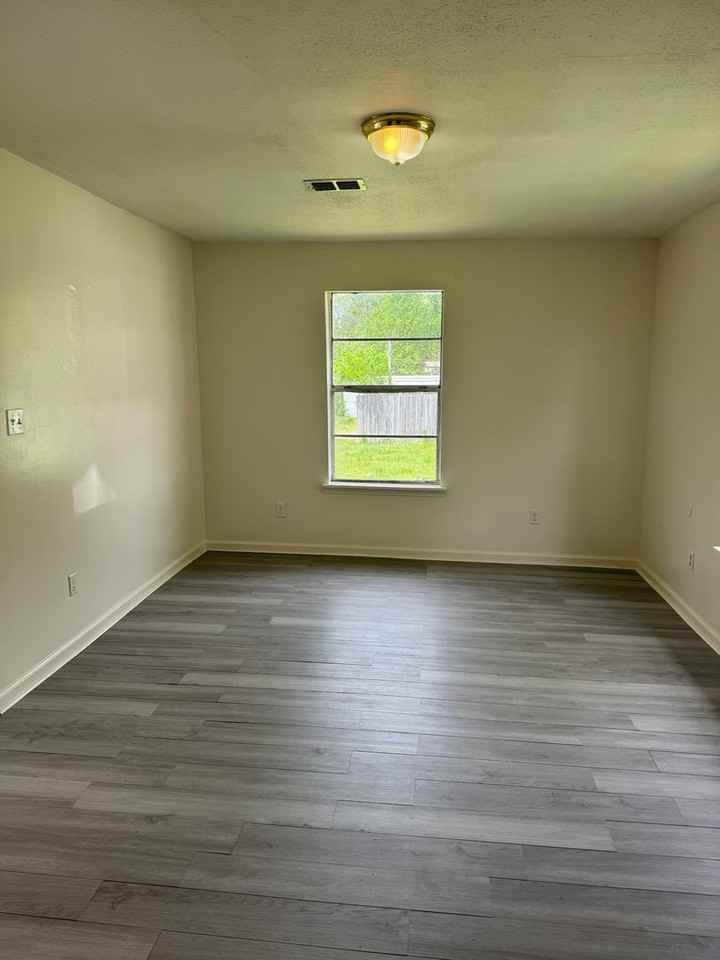 9917 Jacksonville Cato Rd - Photo 3 of 7