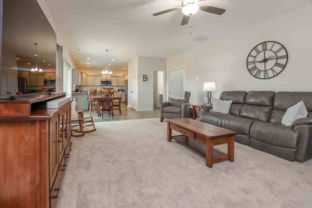 769 Regiment Rd - Photo 6 of 20