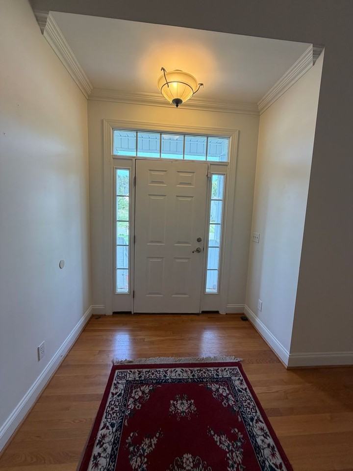 713 Trails End Dr - Photo 2 of 22