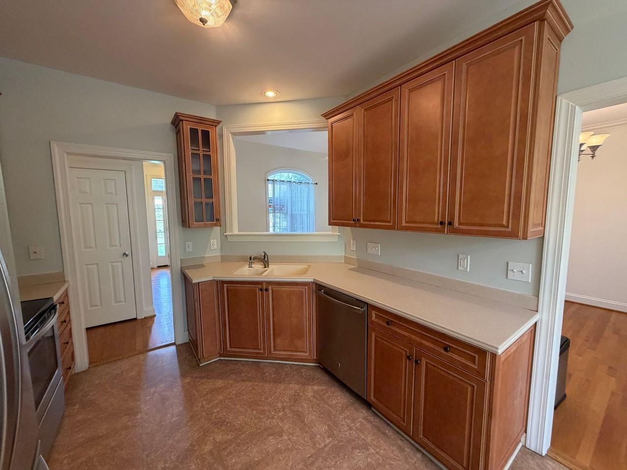 713 Trails End Dr - Photo 5 of 22