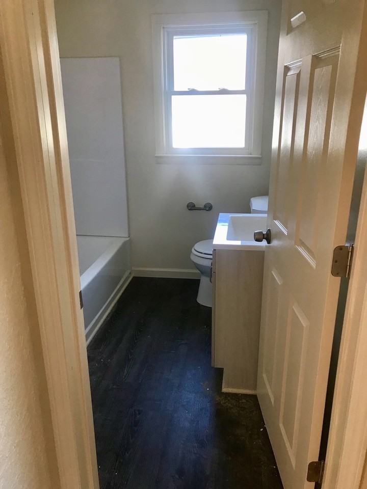 5403 E Bristol Rd - Photo 6 of 15