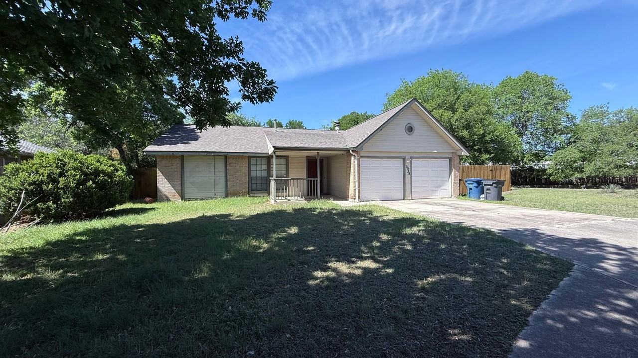 9039 Wellesley Manor Dr - Photo 2 of 12