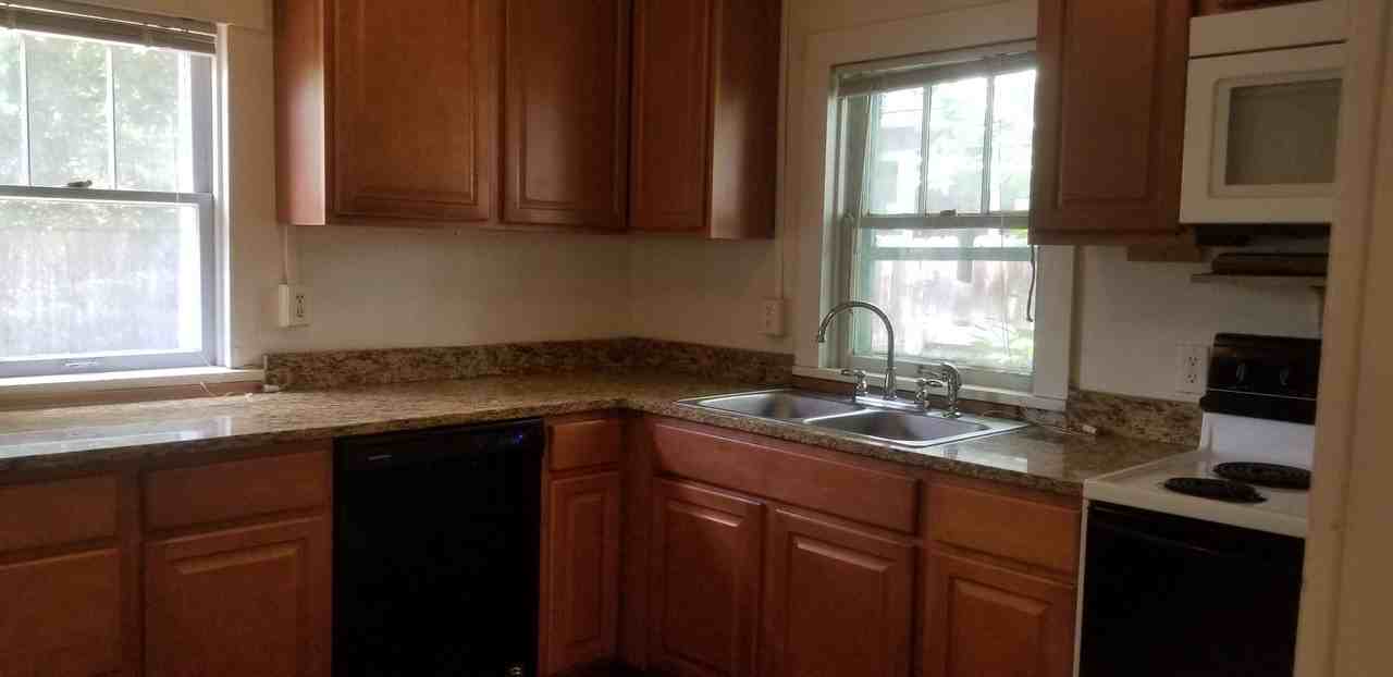 627 S Sherwood St - Photo 2 of 7