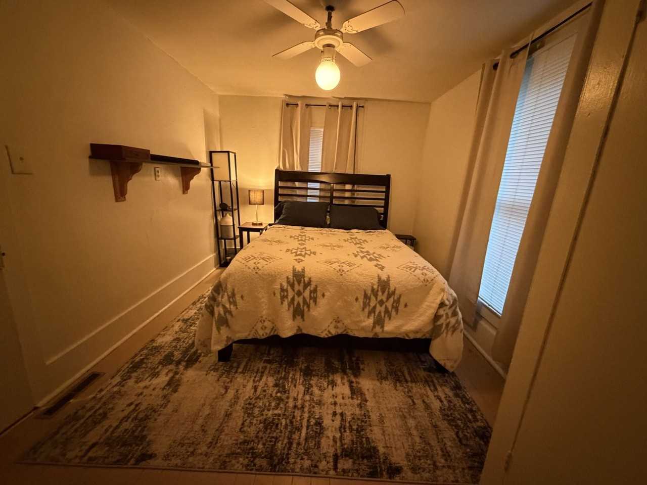 627 S Sherwood St - Photo 4 of 7