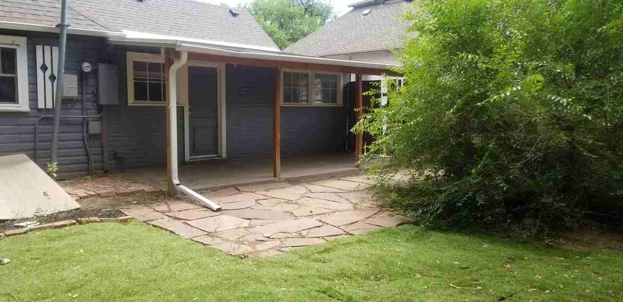 627 S Sherwood St - Photo 6 of 7