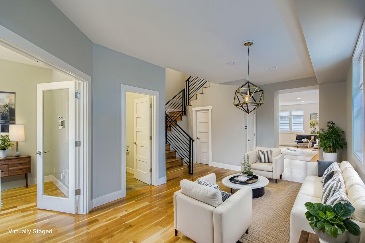 2436 Ames St - Photo 3 of 22