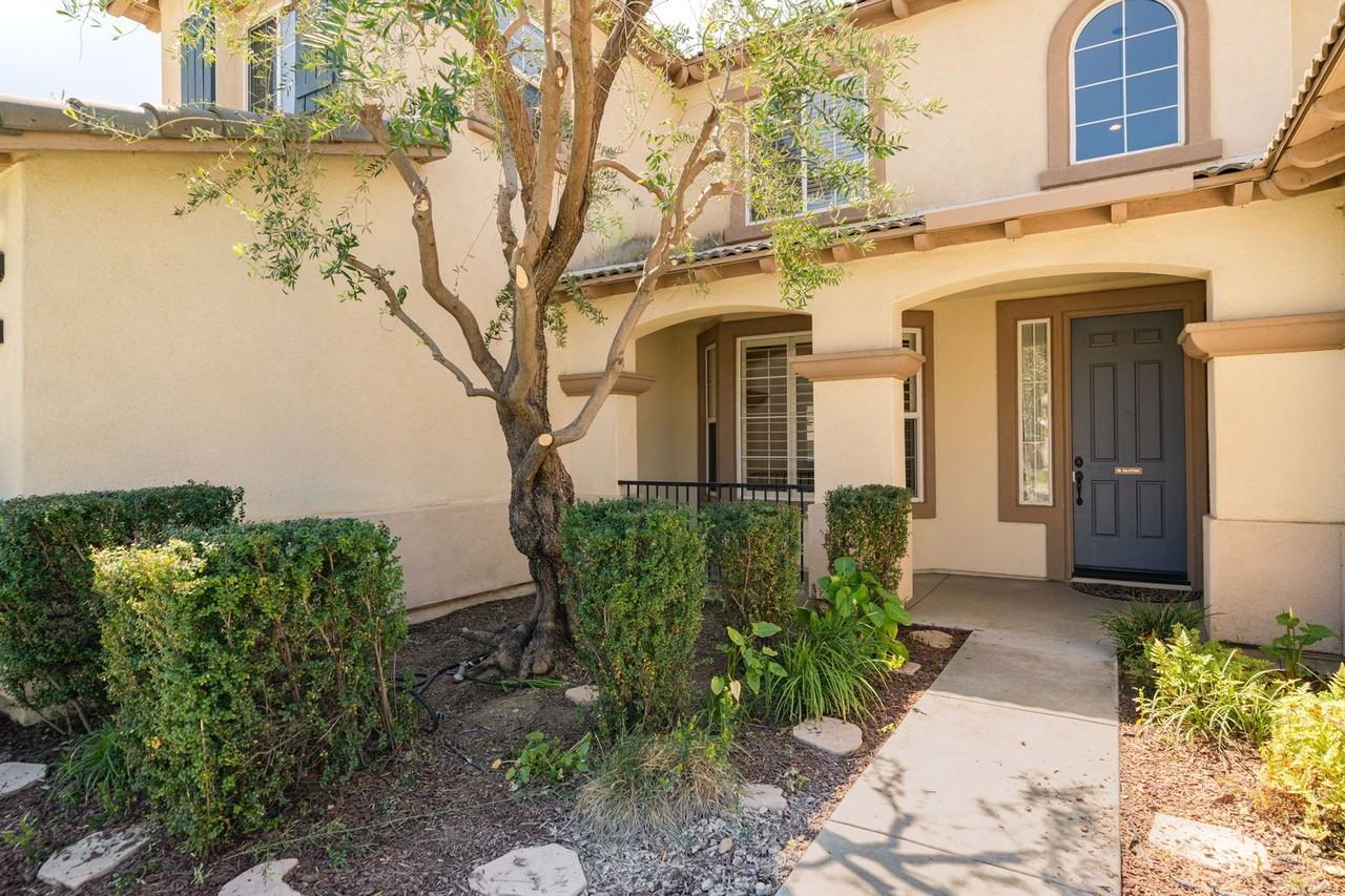 11924 Southwind Way - Photo 4 of 39