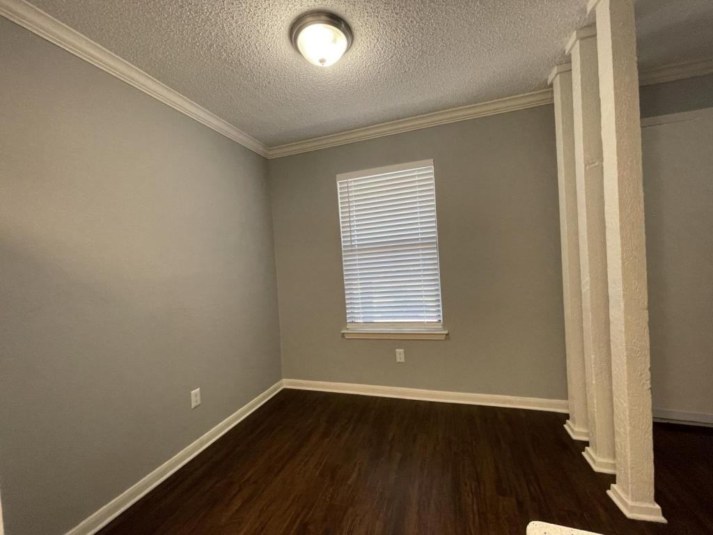 1111 Sunrise Rd - Photo 7 of 17