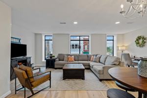 featured image of 308 E Broadway St