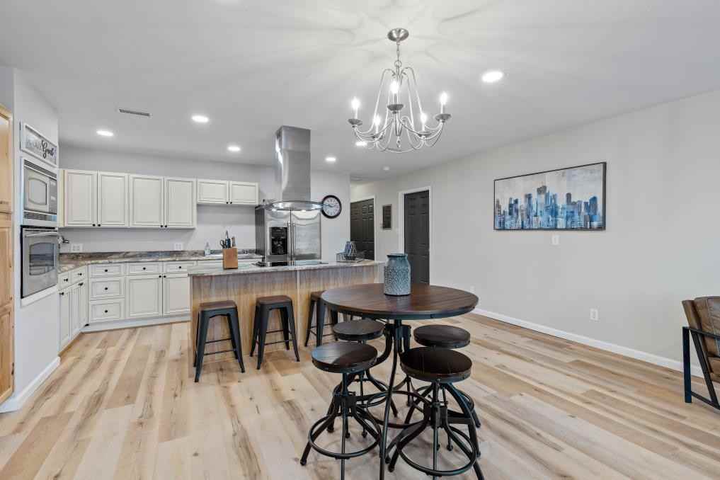 308 E Broadway St - Photo 2 of 7