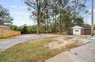 111 Pinehaven Dr Unit B - Photo 7 of 9