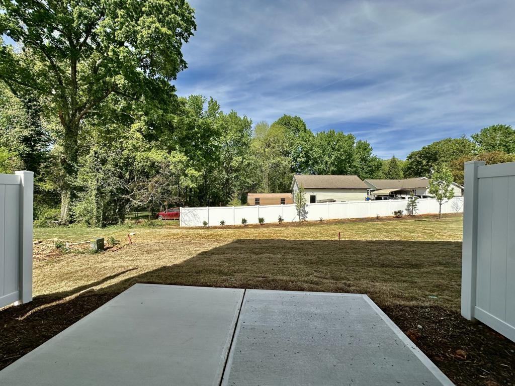 8038 Sinnet Pl - Photo 3 of 30