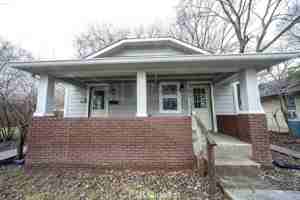 featured image of 2930 N Dearborn St #B