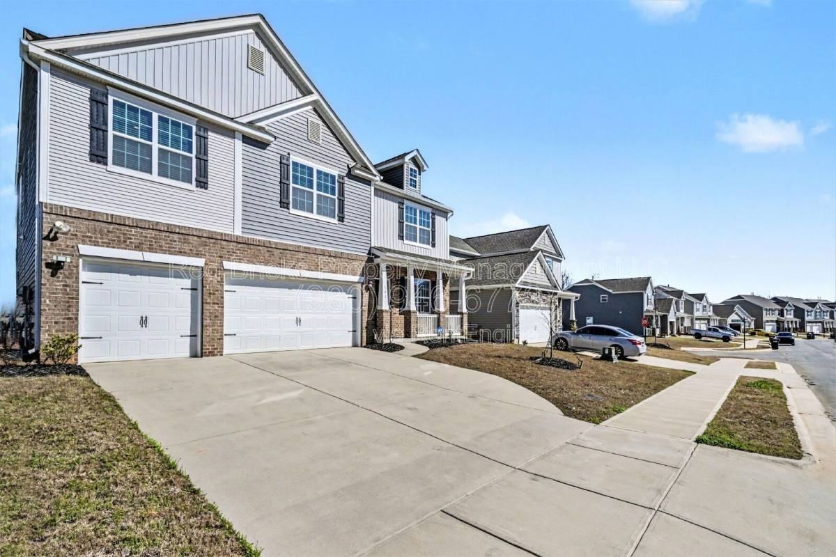 141 Giant Oak Ave - Photo 3 of 10