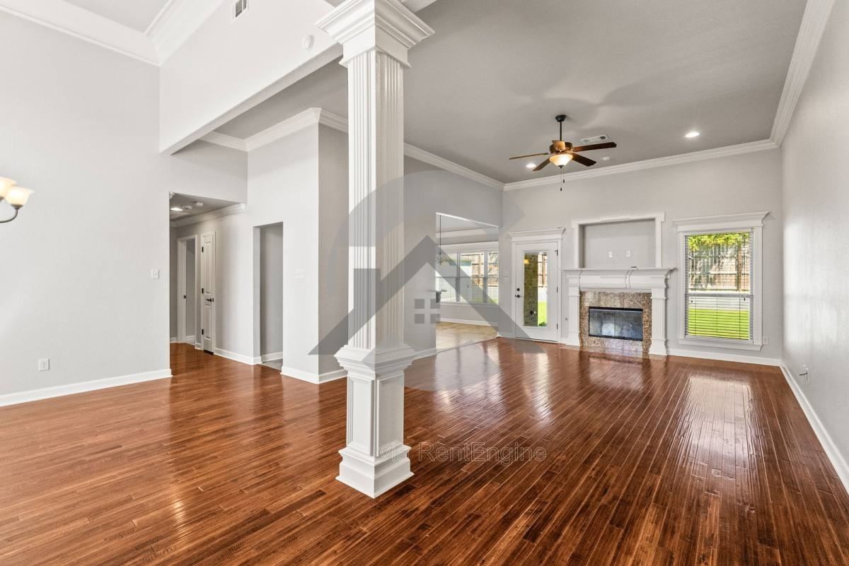 6137 Remington Dr - Photo 2 of 10