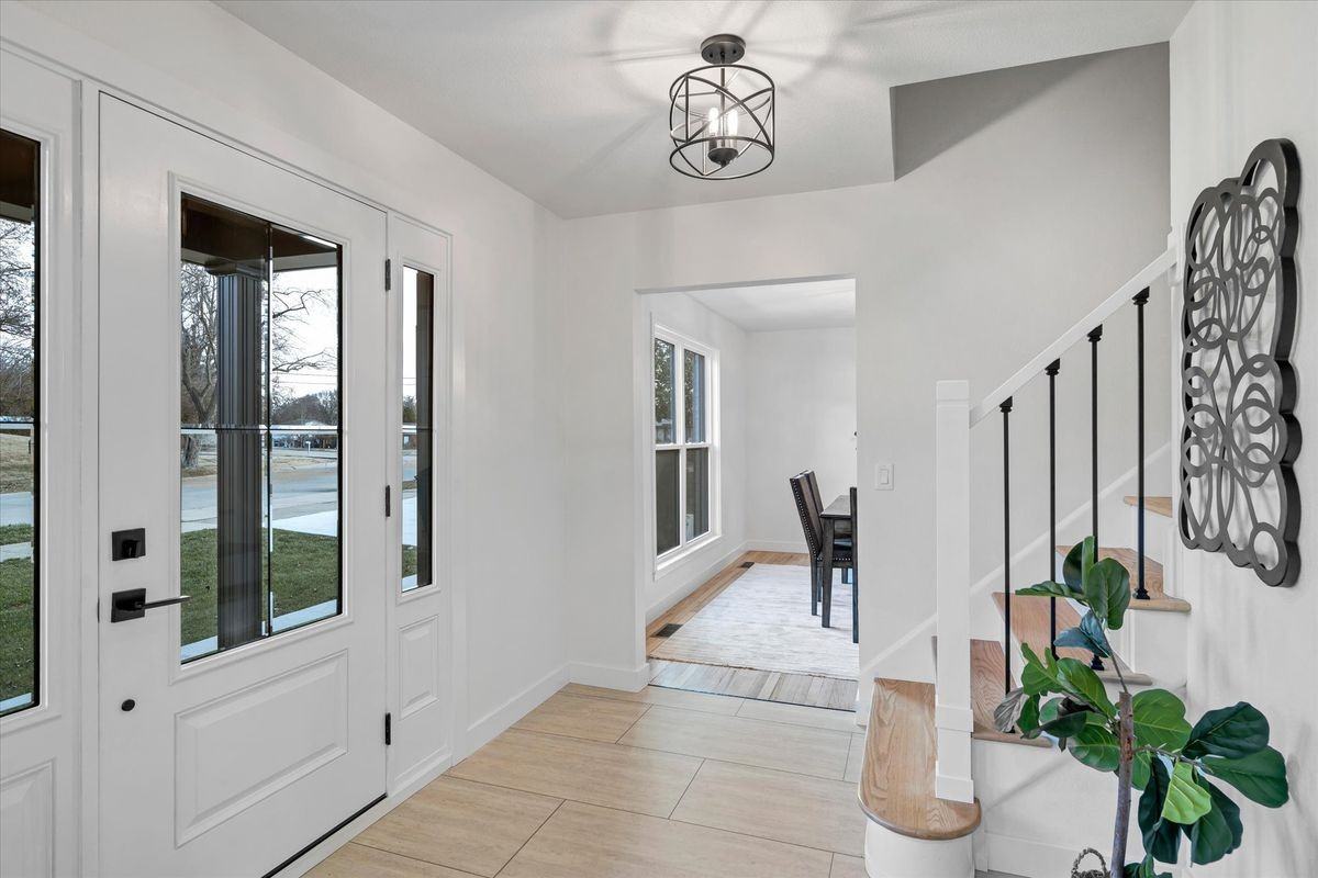 4662 Britcastle Dr - Photo 2 of 21