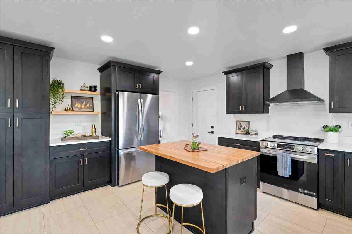 4662 Britcastle Dr - Photo 6 of 21