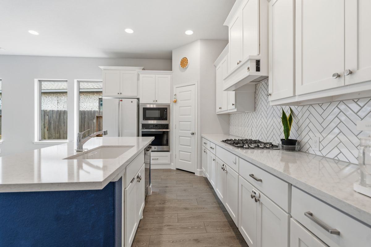 29427 Mesquite Oaks Dr - Photo 5 of 11