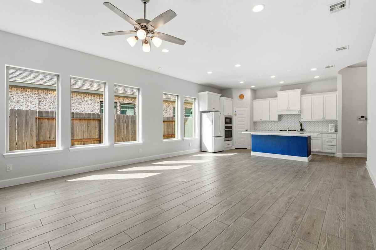 29427 Mesquite Oaks Dr - Photo 6 of 11