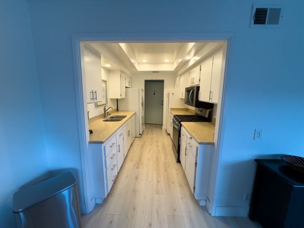 2110 Palos Verdes Dr N ##103 - Photo 6 of 30