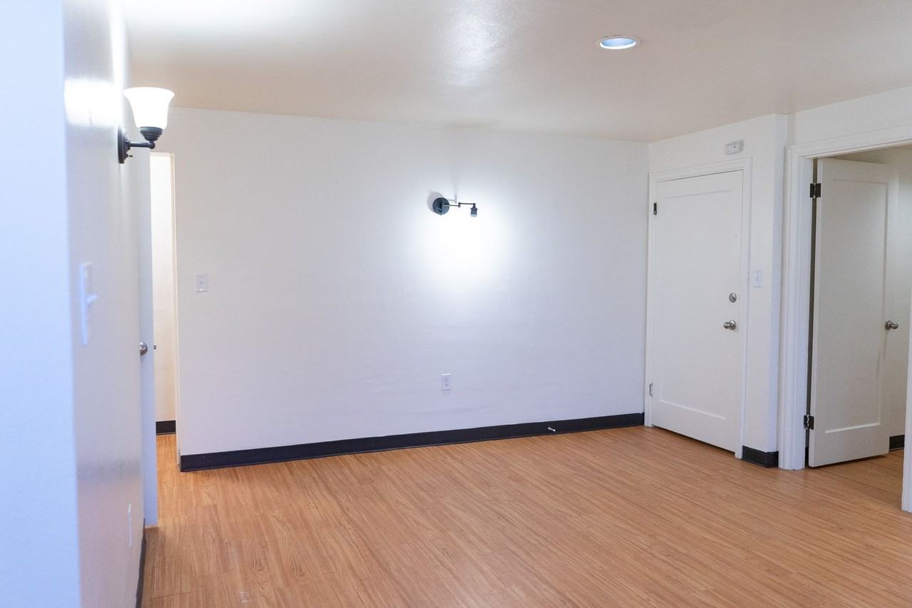 The Interurban Apartments - Photo 5 of 30