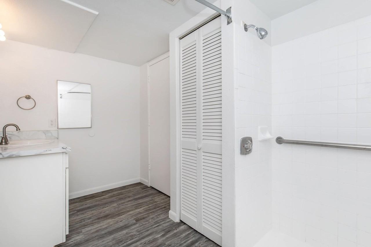 Nine90 - Photo 5 of 25