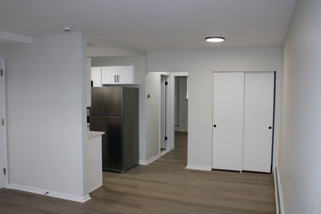 East Browning Apts - Photo 5 of 22