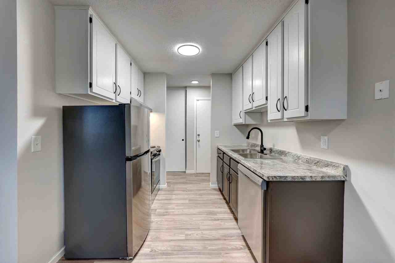 Royal Oaks - Photo 2 of 50