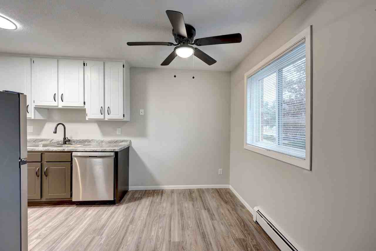 Royal Oaks - Photo 5 of 50