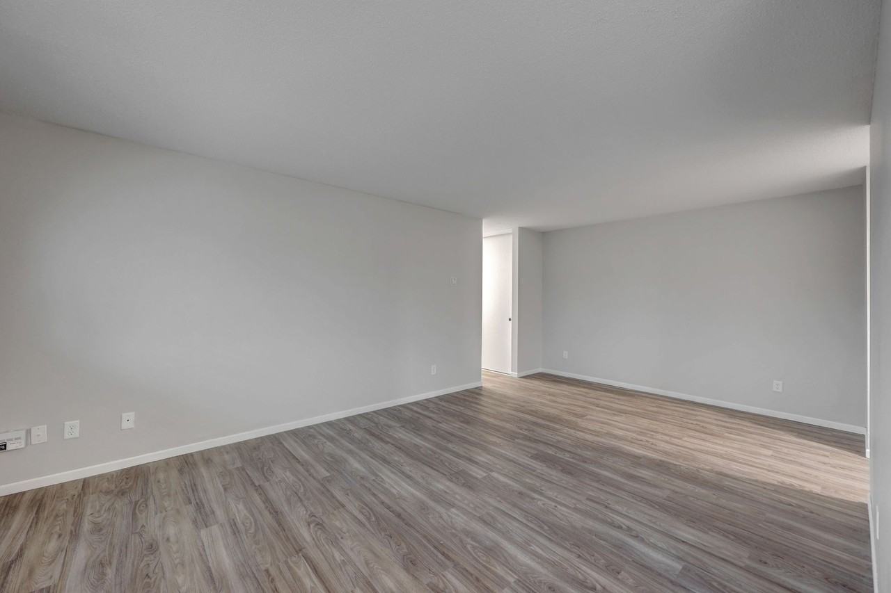 Royal Oaks - Photo 7 of 50